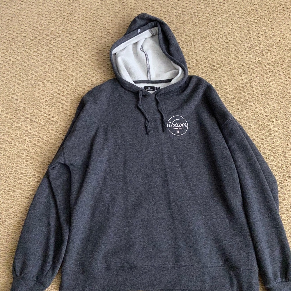 NWOT Volcom sweater